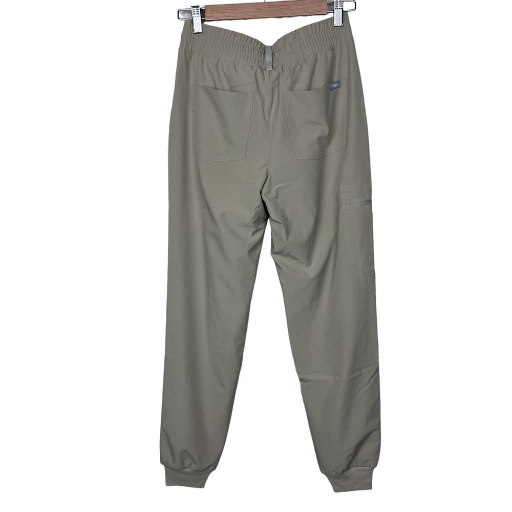 Figs Zamora High Waisted FIONLITE Lined Jogger
Scrub Pants XS Light Oak - Picture 6 of 10